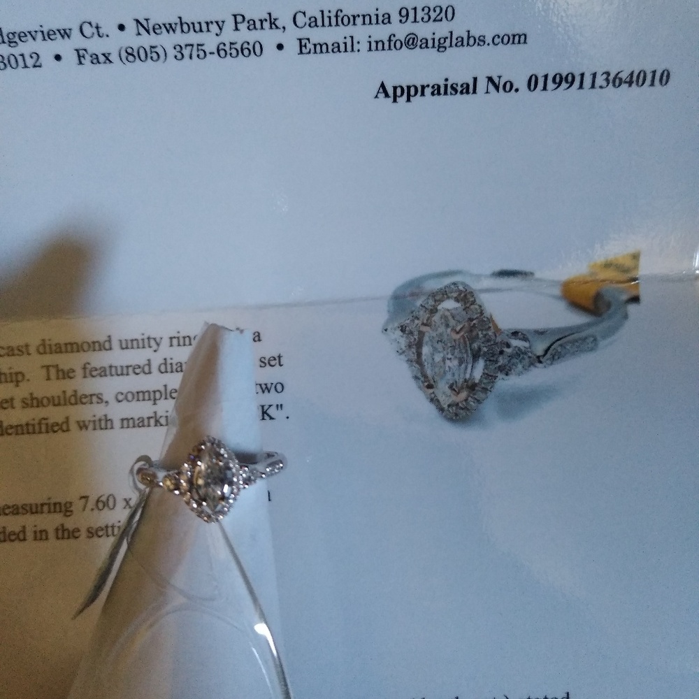 BEAUTIFUL $3000 DIAMOND RING - Picture 8 of 8
